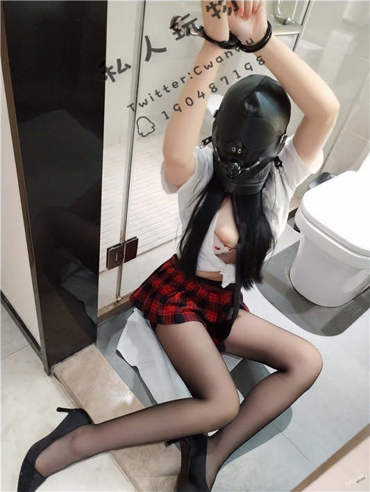 私人玩物 – 黑丝JK小剧场[44P+4V/1.75G]