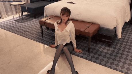 【独家破解资源】2504 秀人网 陆萱萱 丝袜美腿 透视蕾丝内衣露毛 半剧情演绎